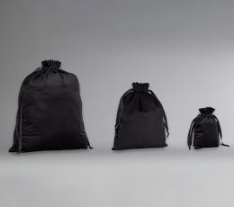 Aksamitny duży woreczek BAGBASE® z tasiemką